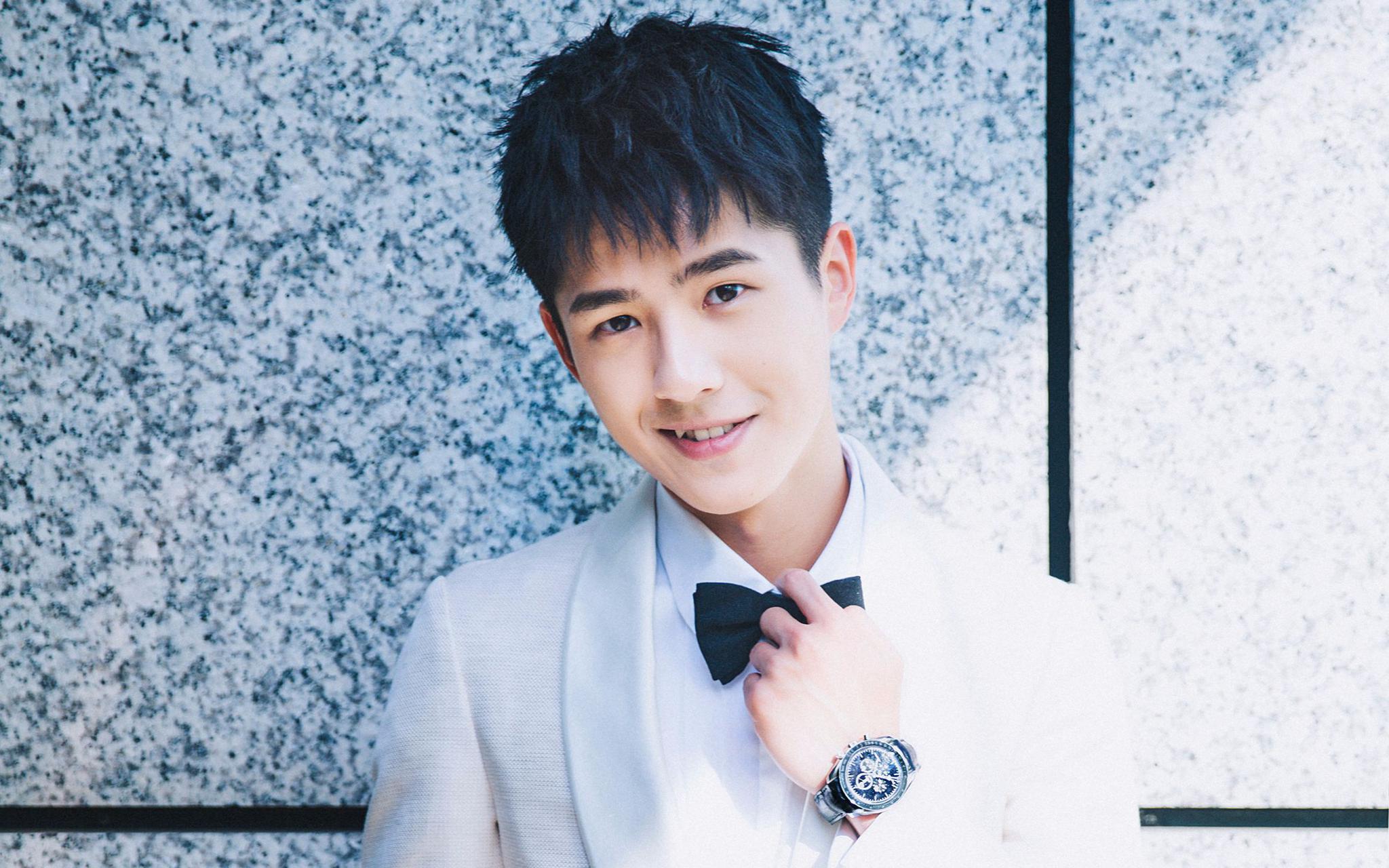 当粉丝开始担心爱豆的身体刘昊然却羞涩的笑了