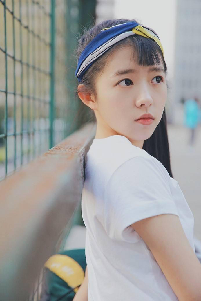 最好的我们电影版由陈飞宇饰演余淮何蓝逗饰演耿耿