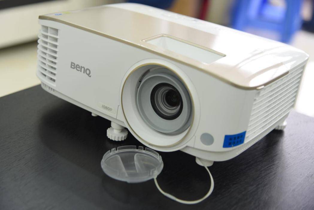 没想到投影仪已经这么高级了明基i707让我大开眼界