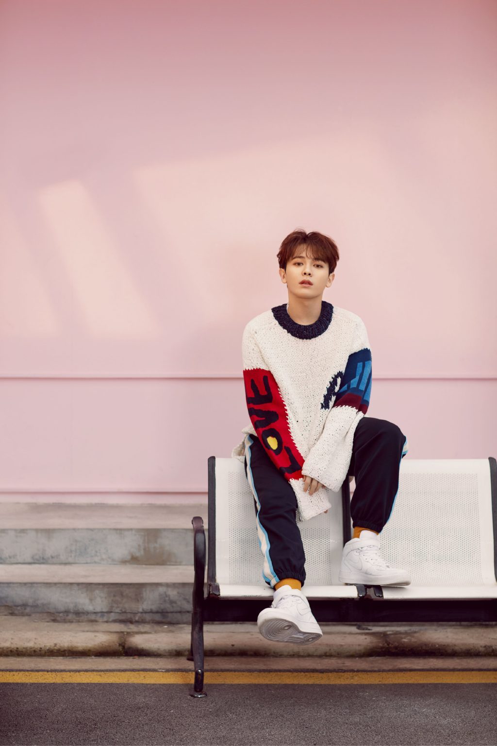 尤长靖最新暖春大片释出别具时尚巧思尽显青春活力