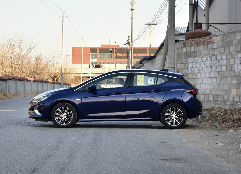 新款别克威朗两厢上市!不加价也不加量?