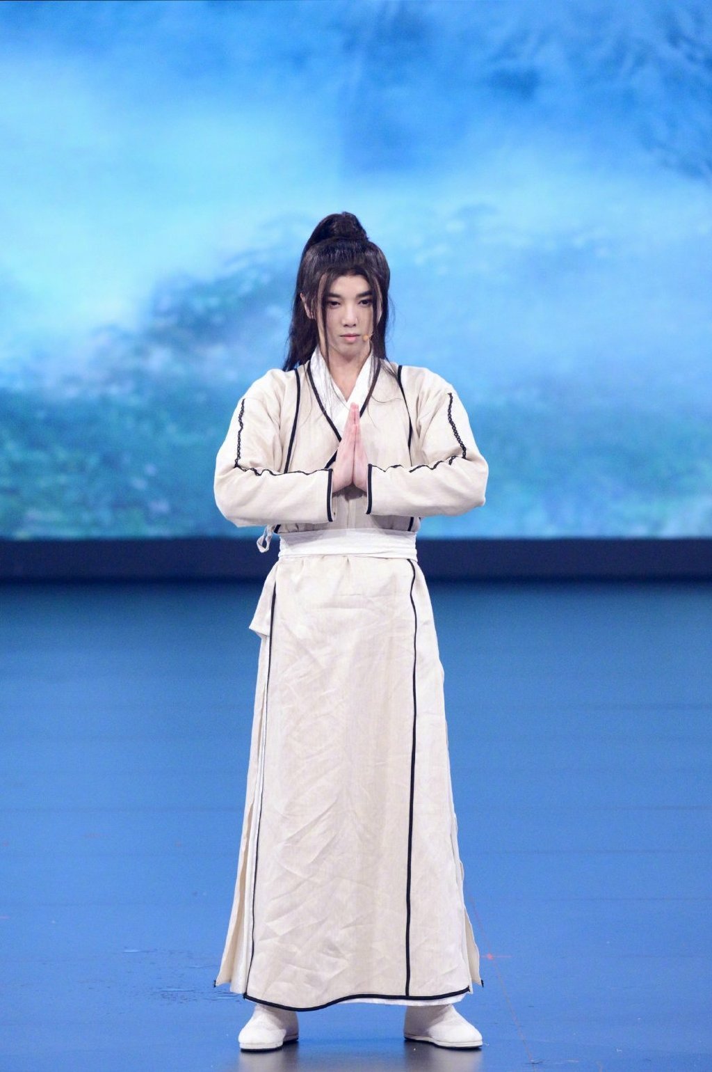 华晨宇的古装扮相堪称惊艳!这是从天而降的温润公子