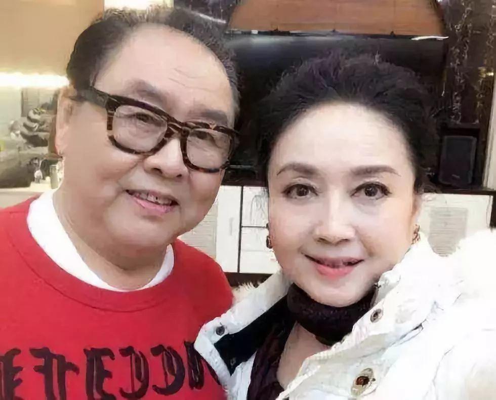 魏慧丽的老公是京剧武生泰斗袁金凯的儿子袁振林老师.