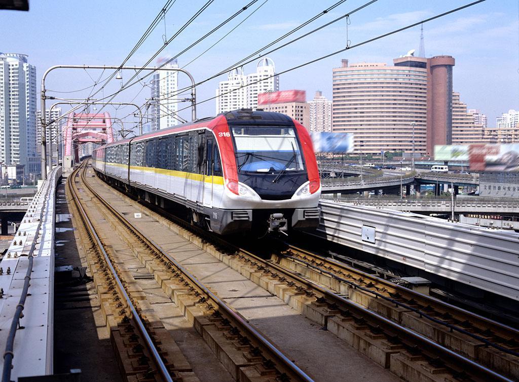 这种陆上交通工具,15年前就比高铁还快,但因为这个原因未普及