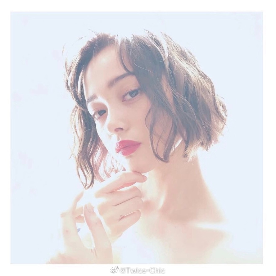 玉城tina生活在东京的22岁美日混血标志性齐刘海蘑菇短发