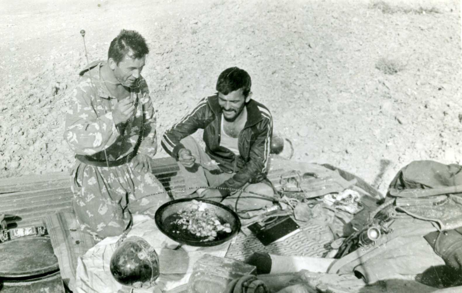 苏军在阿富汗的伙食p1p2战地午餐p3面包房p4野葡萄p5西瓜p6