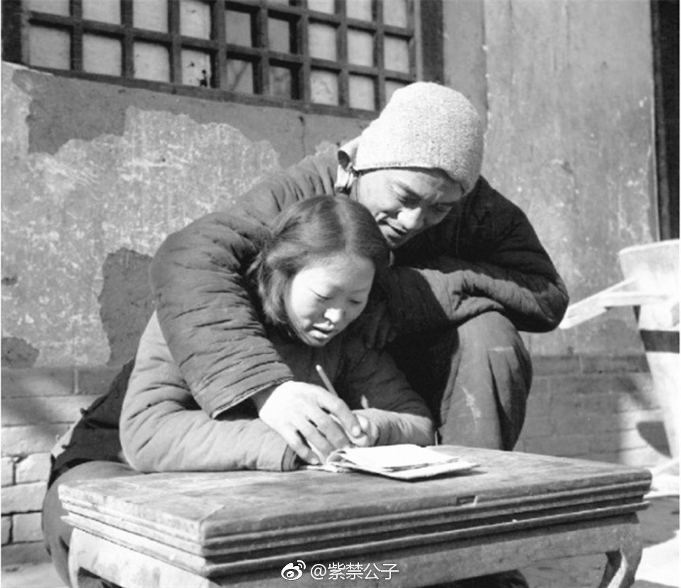 老照片6张老照片带你穿越到50年代全国扫盲的现场