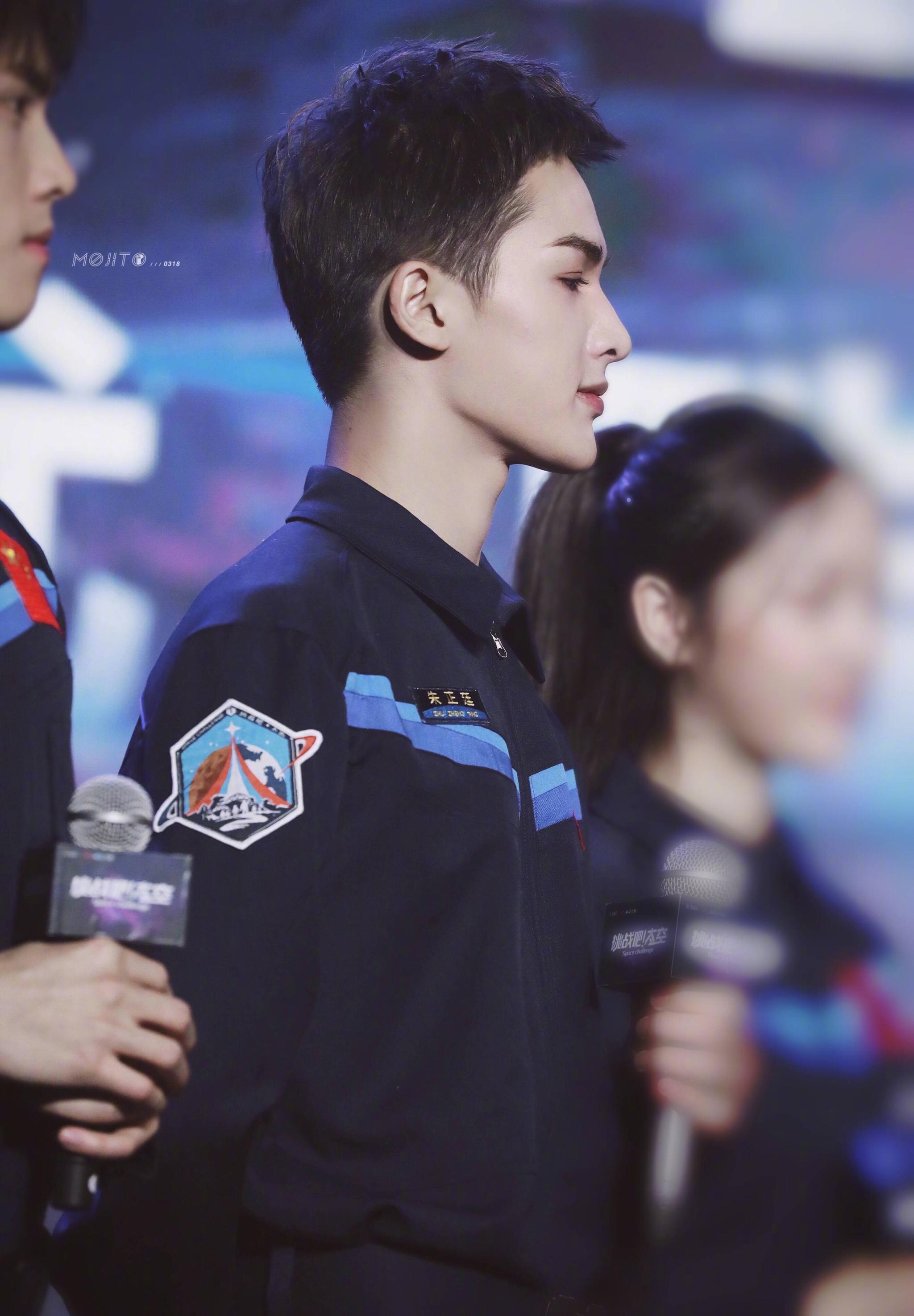 感受一波来自男明星的超a喉结杀哪一个是你的菜