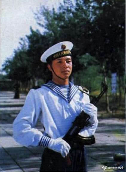 那一抹海蓝色倩影——不同时期的中国海军军服变迁