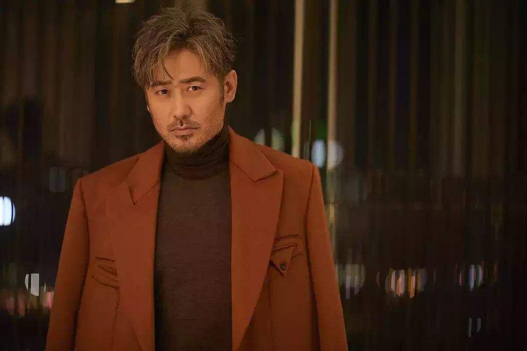 陈昱霖的友人还提到了吴秀波在拍摄《军师联盟》期间,不仅全程被陈昱