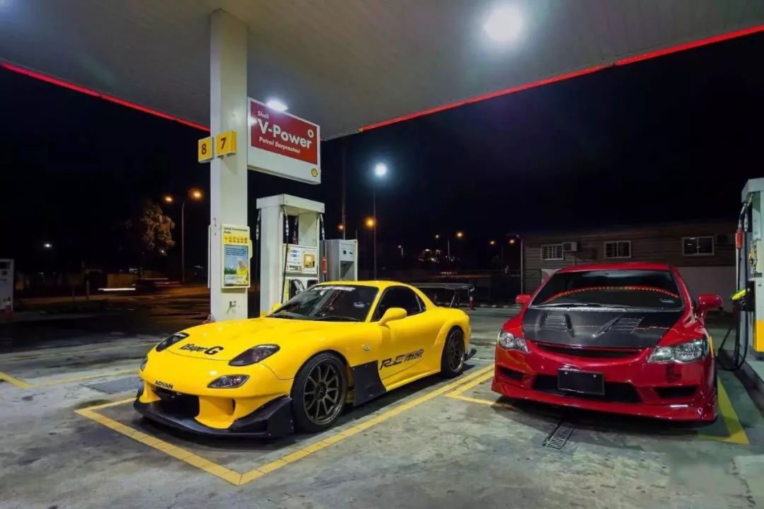 这些百万豪车也烧92汽油?别说你不信,连加油站员工都不敢相信