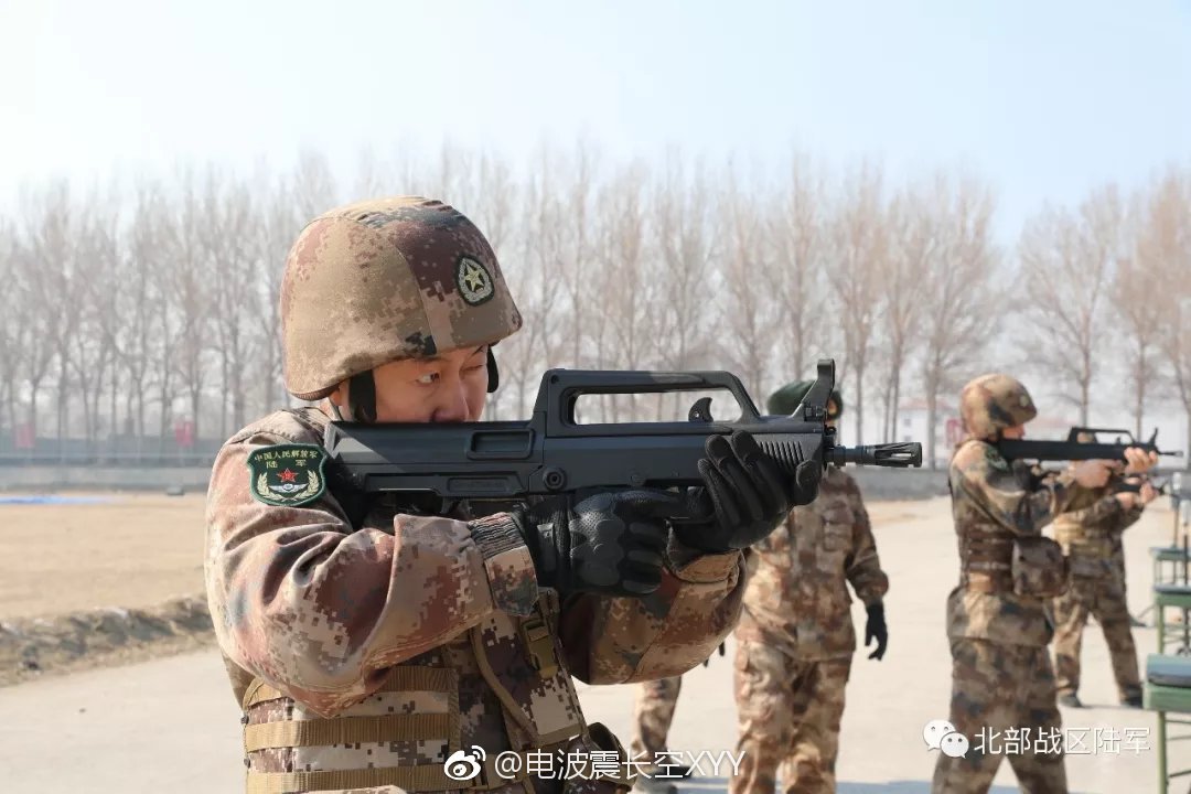 北战某旅参谋军官95b-1短步枪射击|参谋|步枪|军官_新浪新闻