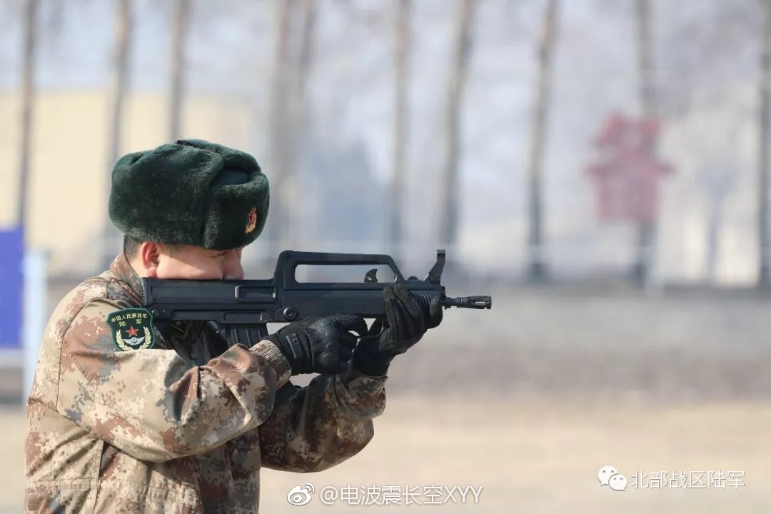 北战某旅参谋军官95b-1短步枪射击|参谋|步枪|军官_新浪新闻