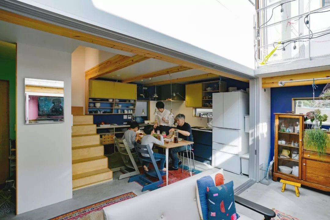 市中心最强违建房：没屋顶，一家五口每天露营、烧烤、泡温泉（组图） - 21