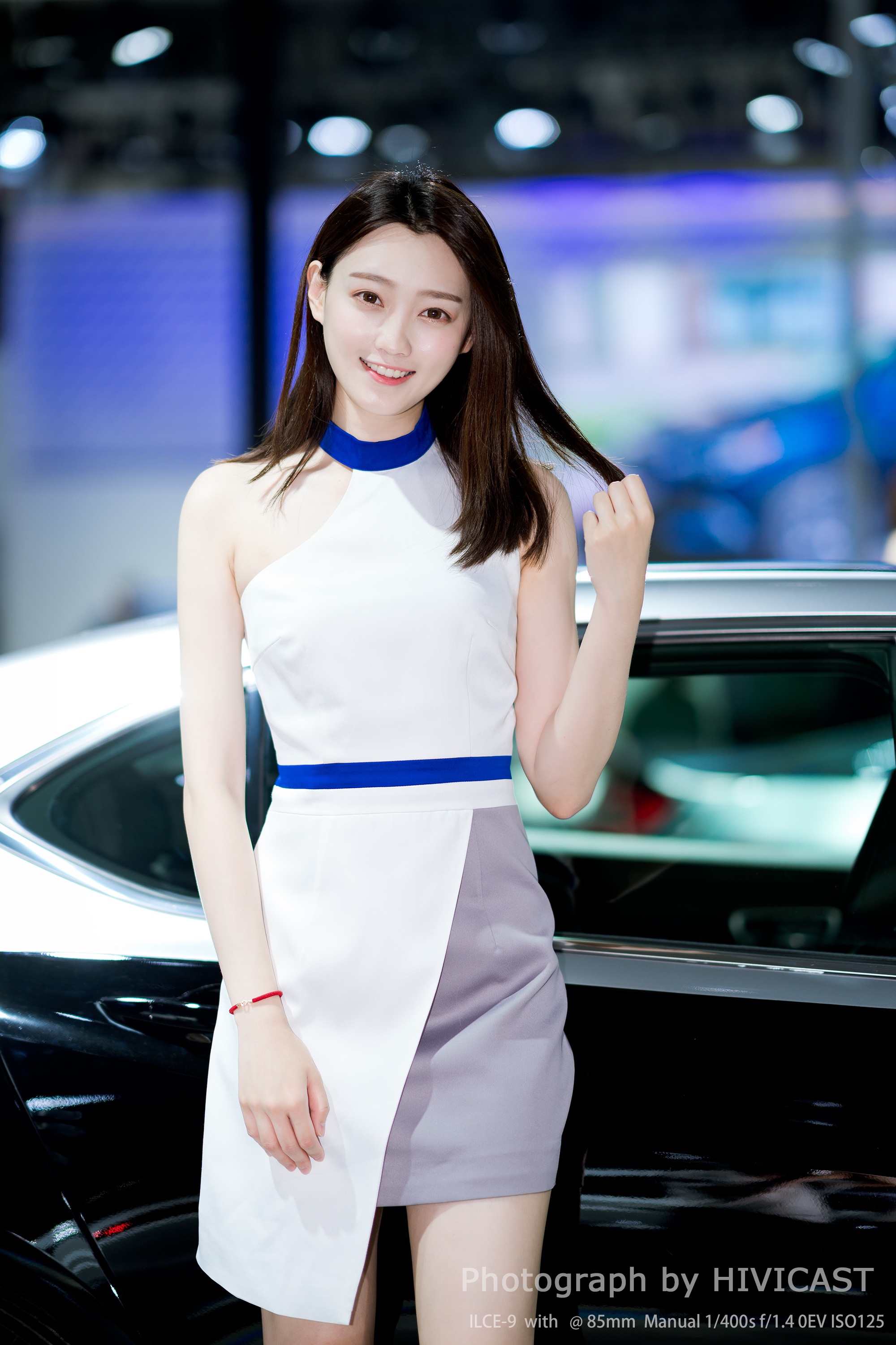 讴歌展台刘诗琪诗琪妹子说都不会拍照了