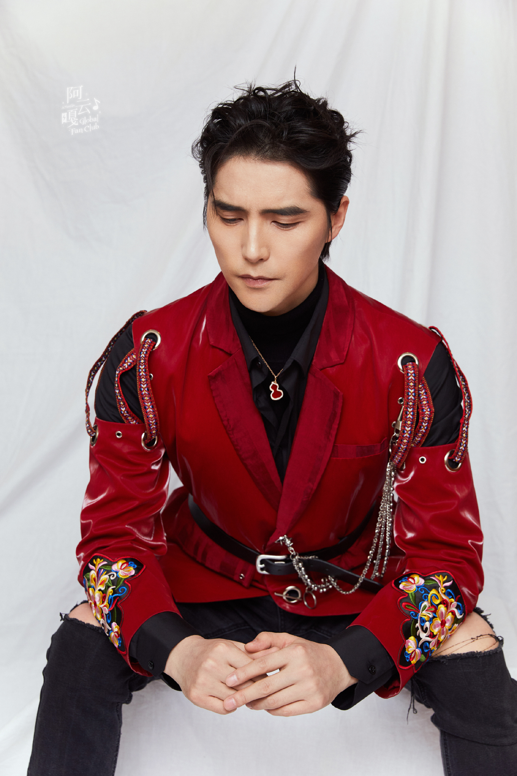 阿云嘎英俊洒脱,神同步好可爱