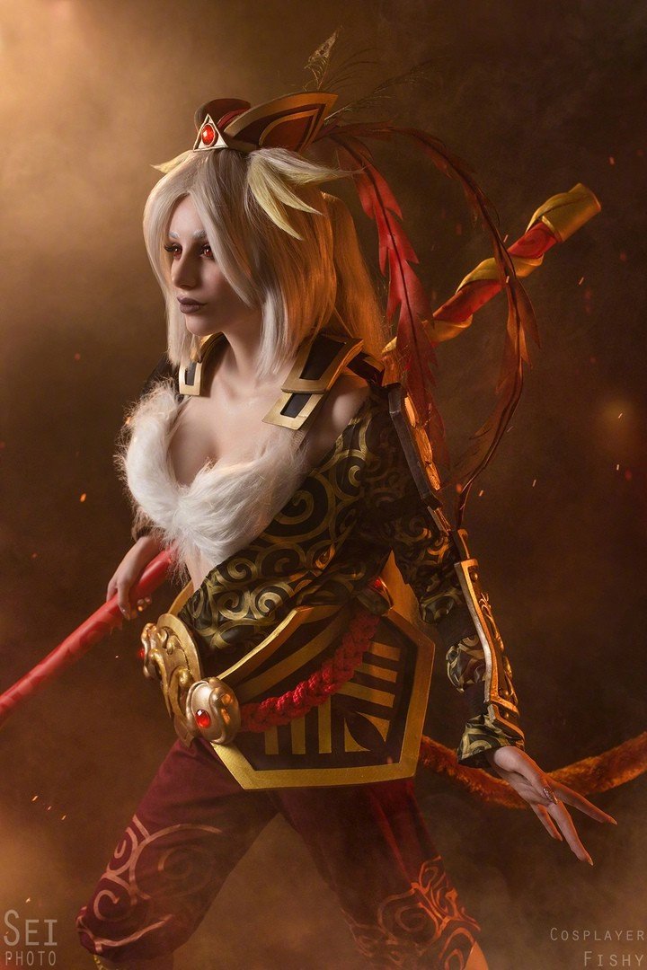 俄妹cos《》性转美猴王(kravets darya)