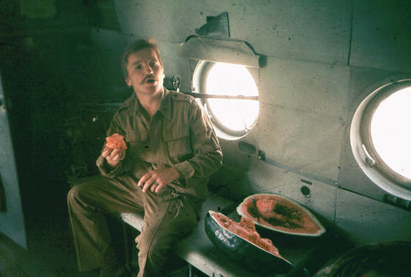 苏军在阿富汗的伙食p1p2战地午餐p3面包房p4野葡萄p5西瓜p6