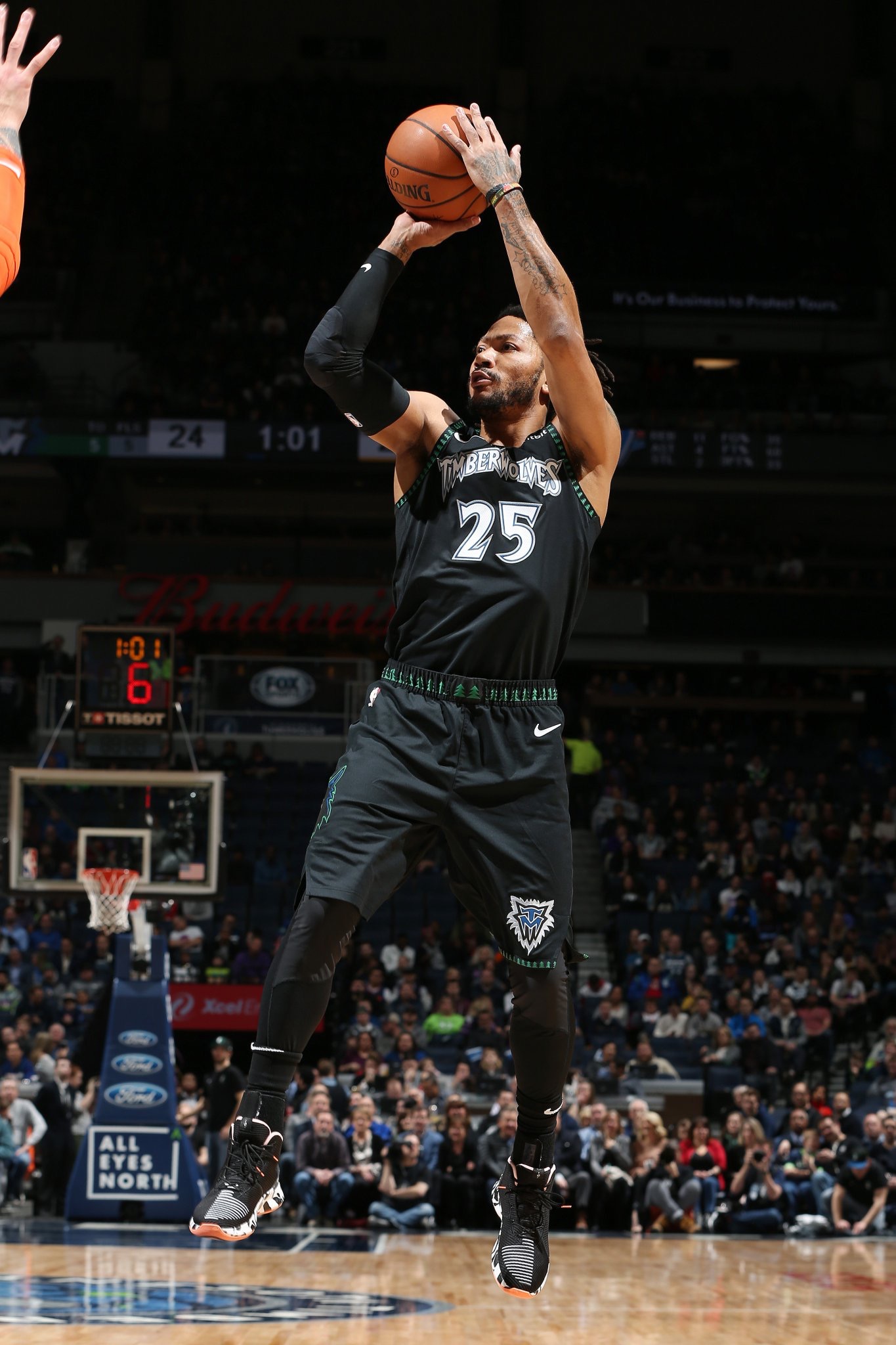 罗斯今日穿着adidas d rose 9 ,全场拿下19分,助森林狼战胜雷霆