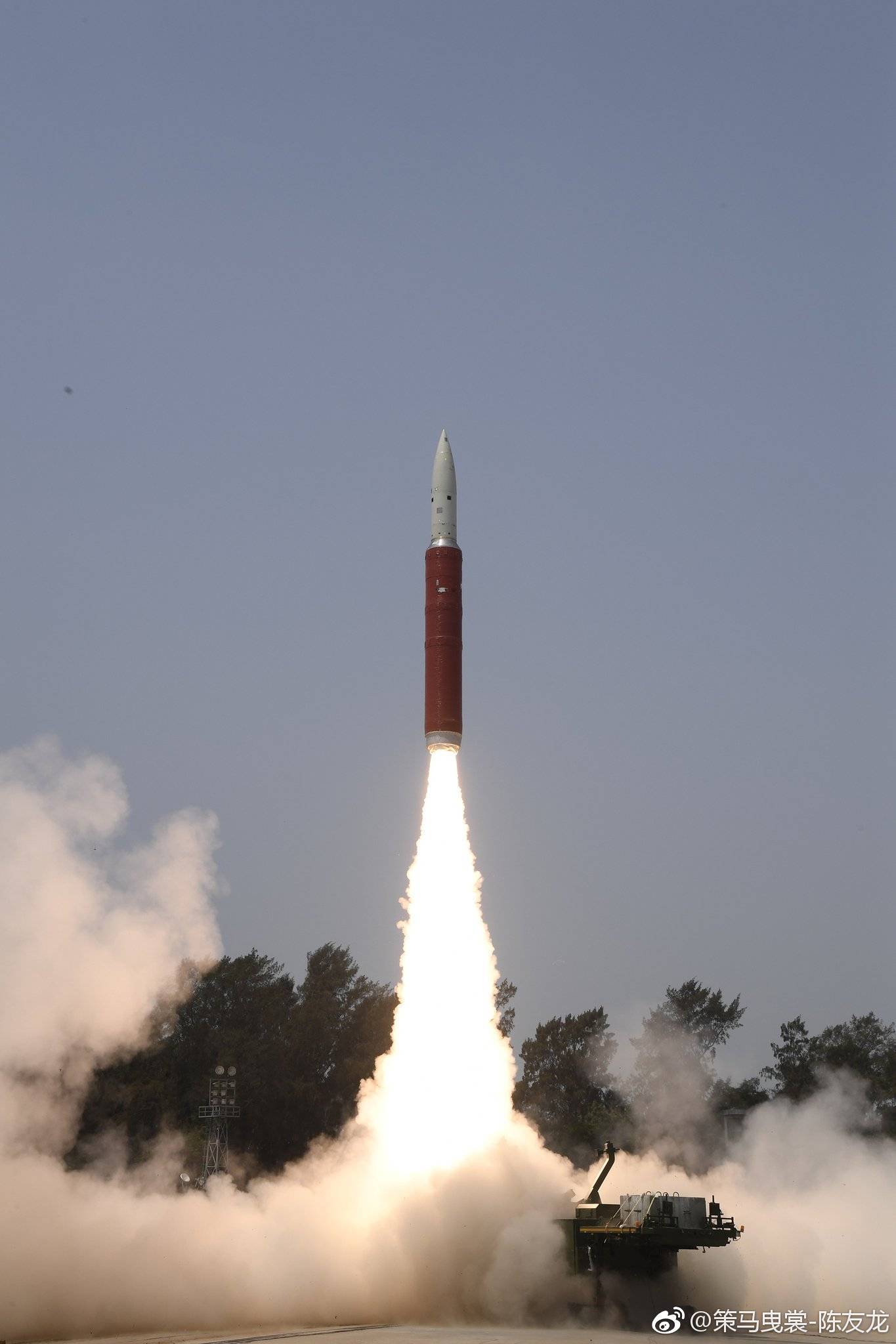 印度最新发射的所谓反卫星导弹,采用两级固体发动机