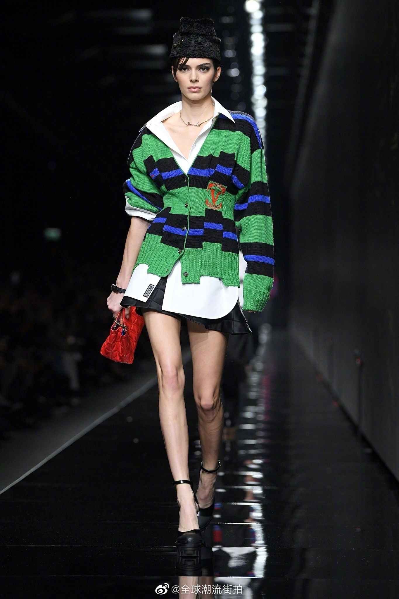和  米兰时装周versace 2020秋冬秀场走秀图～73