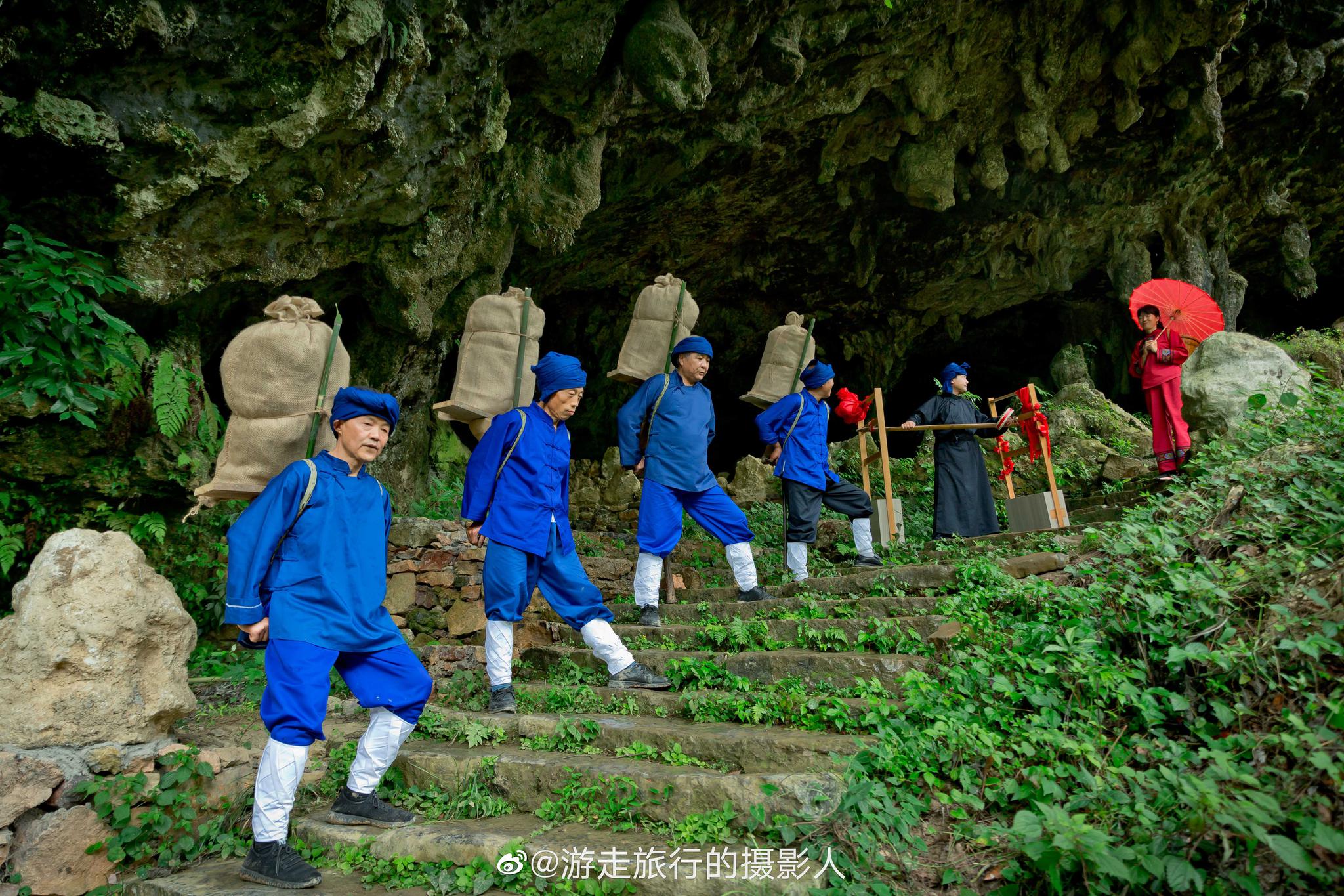 恩施地心谷景区内有一段巴盐古道这条道是官道商道盐道的总称