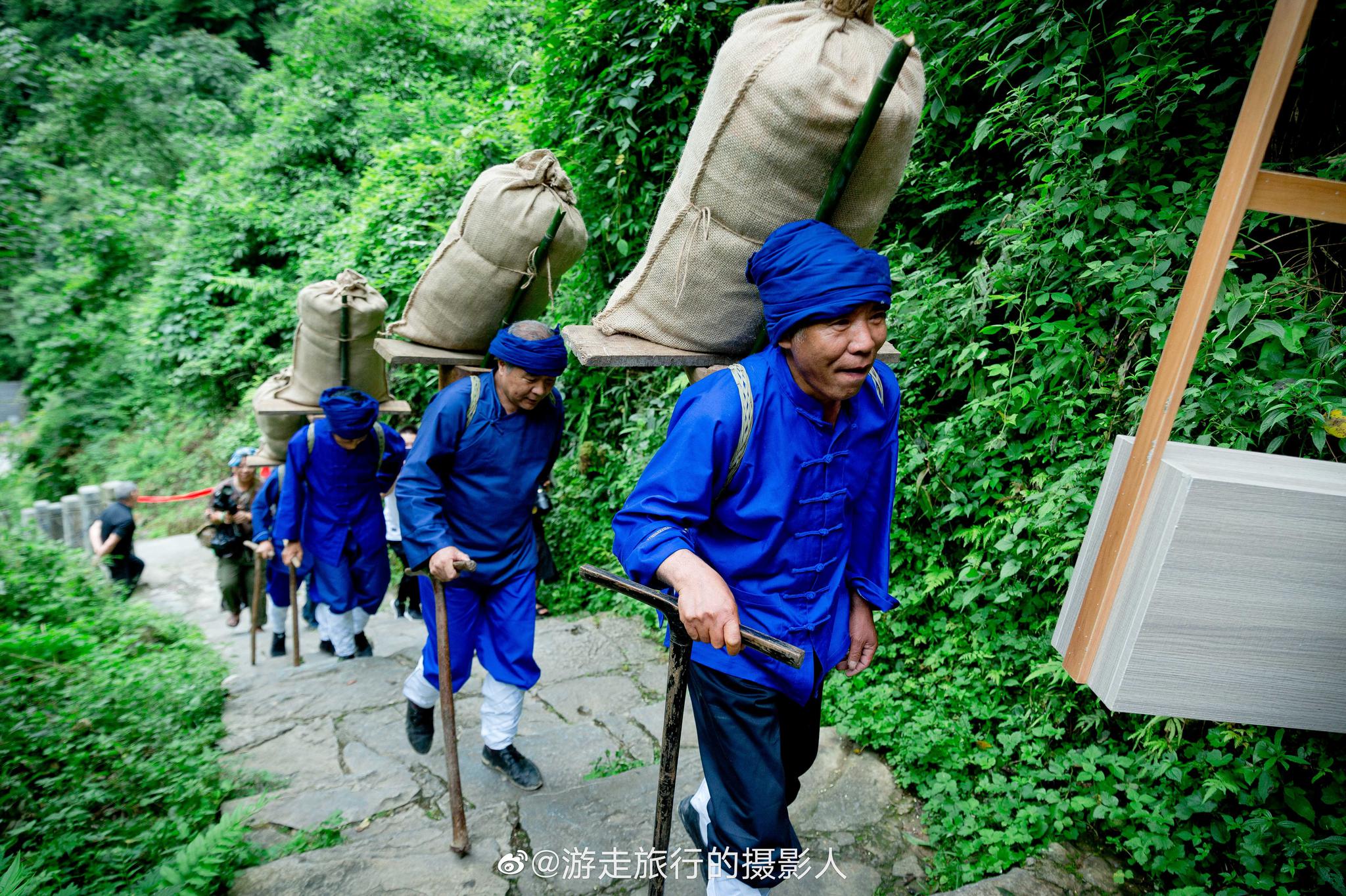 恩施地心谷景区内有一段巴盐古道这条道是官道商道盐道的总称