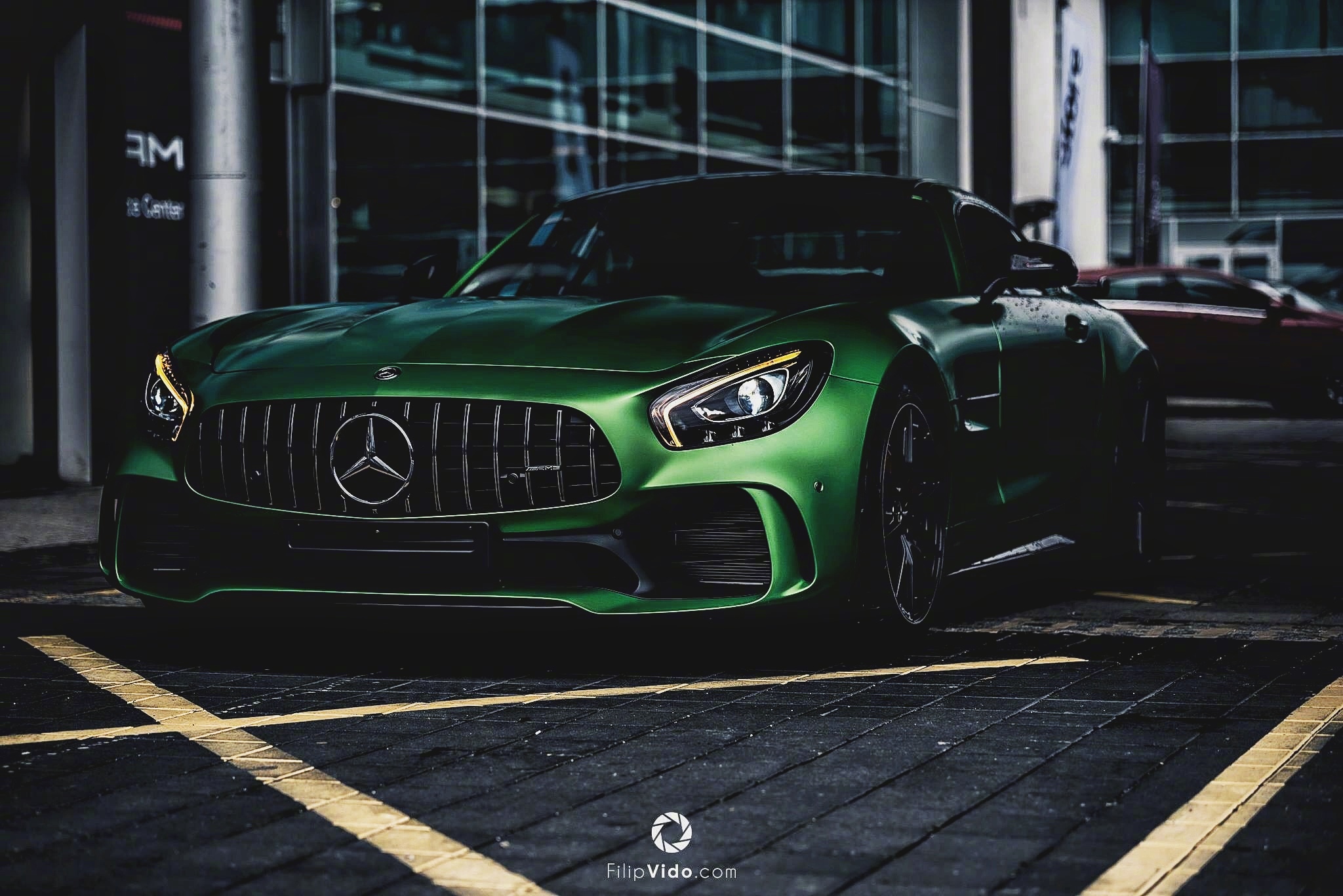           图集:绿色地狱魔奔驰gt