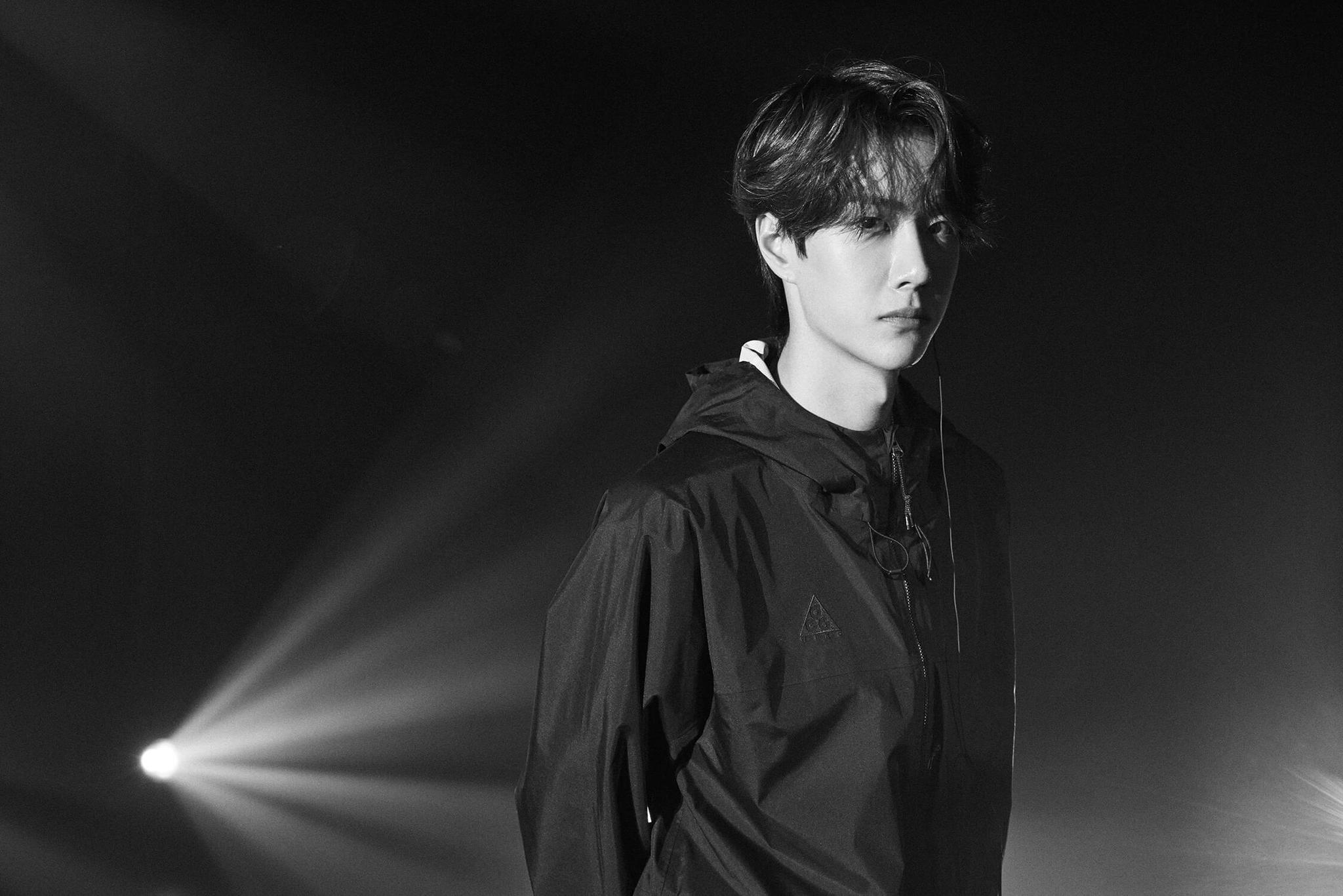 王一博 肖战 | 活动写真黑白的世界里,你是我全部的光影