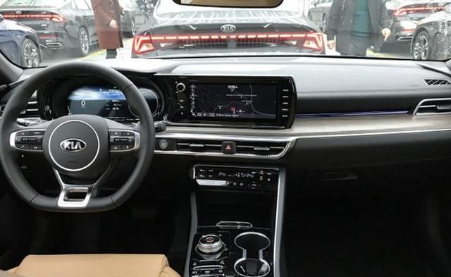 全新一代起亚k5内饰正式发布 预计明年第三季度国产