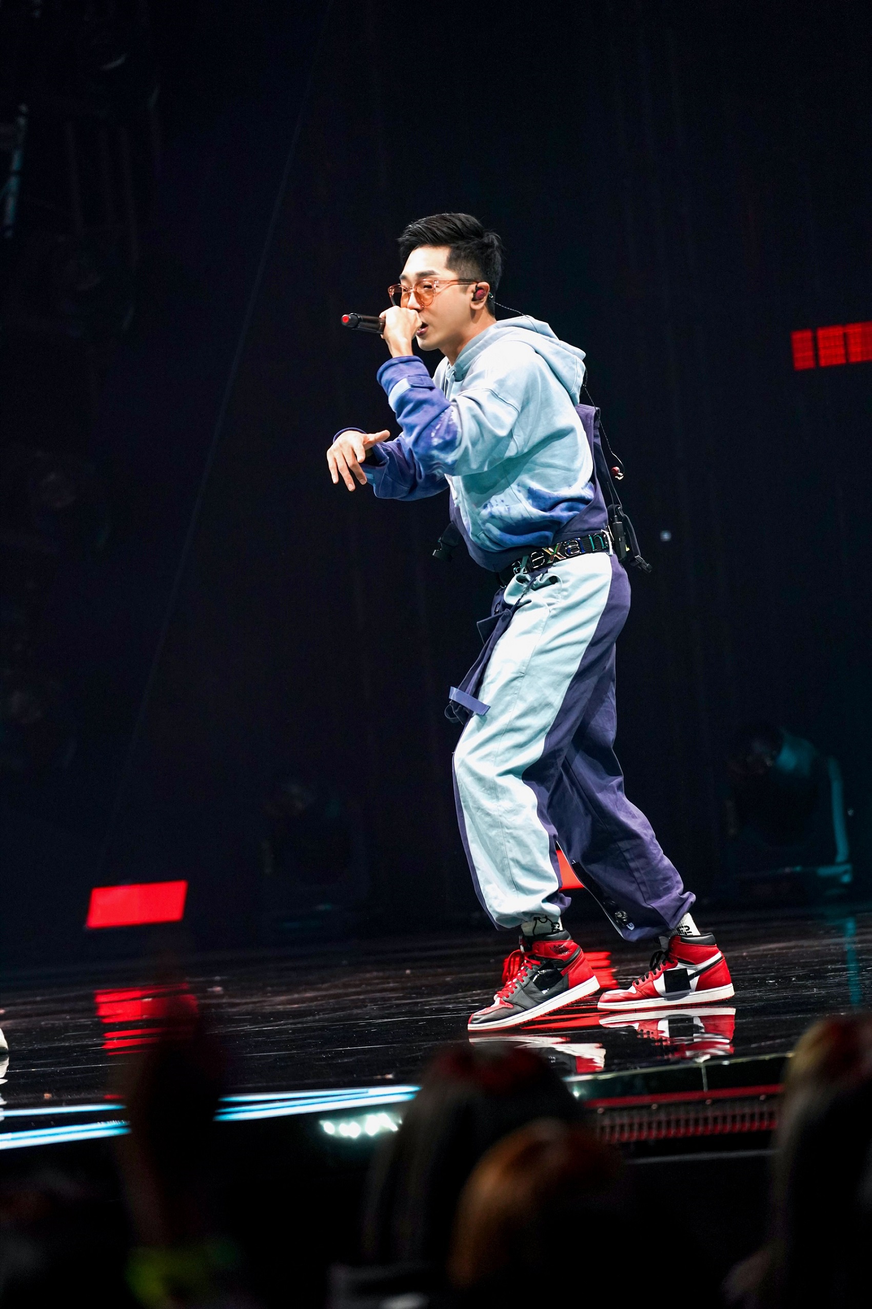 《新声请指教》最强高校战火不断 薛凯琪汪苏泷董宝石暗自较劲