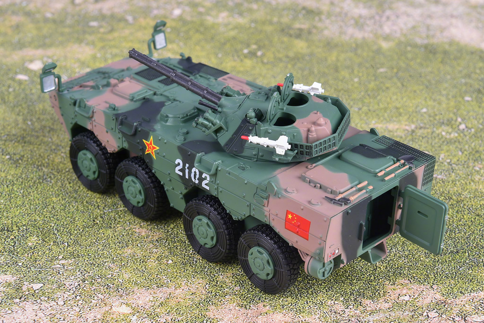 威龙63000 1/72中国zbl-09式轮式步兵战车 朱日和迷彩成品