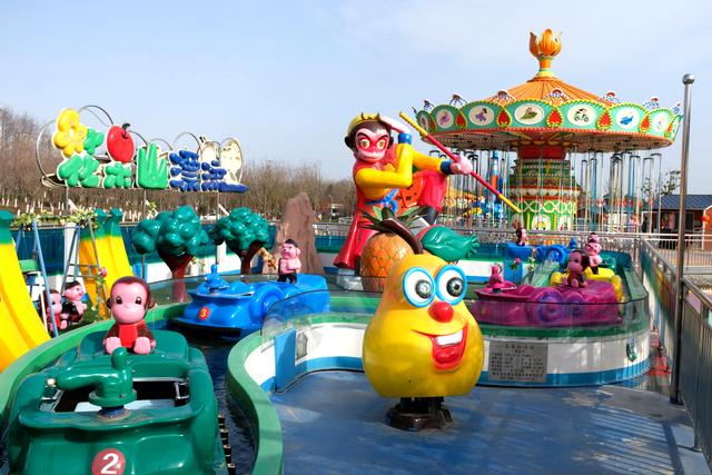 襄阳月亮湾游乐园盛装开业 "熊孩子" 假期游玩又添新