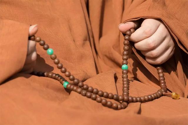 他未成年就出家,还当上佛门摄影师:没有什么看破红尘,只是缘深