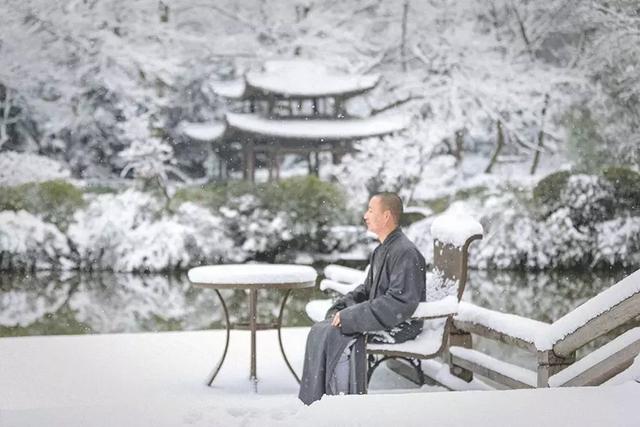 他未成年就出家,還當上佛門攝影師:沒有什麼看破紅塵,只是緣深