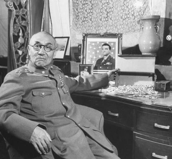 妻子不能生育,小妾为他生5个孩子,他却只爱原配,小妾抑郁而终