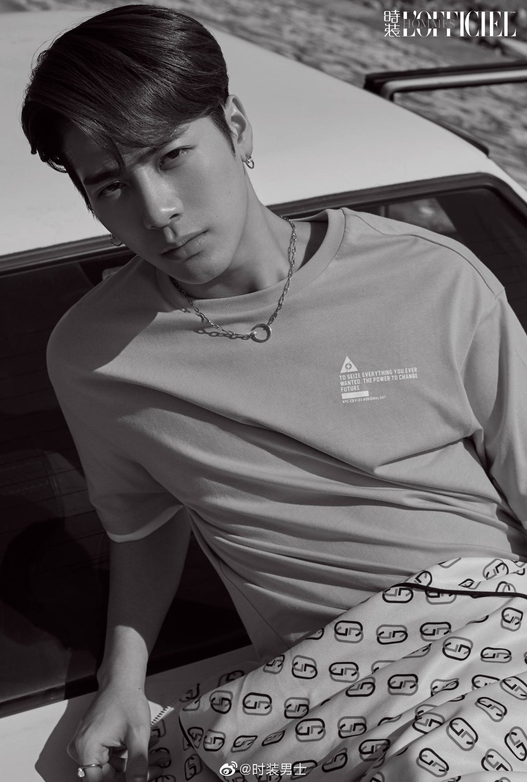 王嘉尔登上@时装lofficiel 男士6月杂志,个性十足,尽显男人魅力