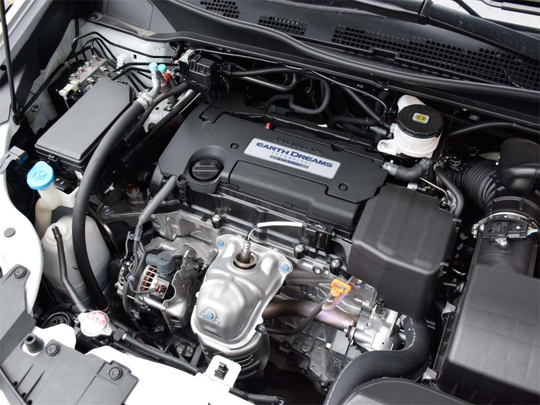 4l发动机,最大功率186ps,传动方面匹配cvt变速箱.