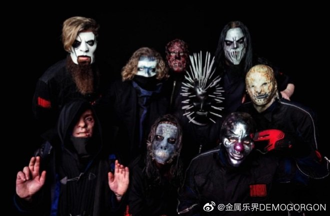 美国新重金属乐团(活结)主唱corey taylor被问及他们有朝一日是否会