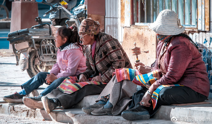 日土县有两条街