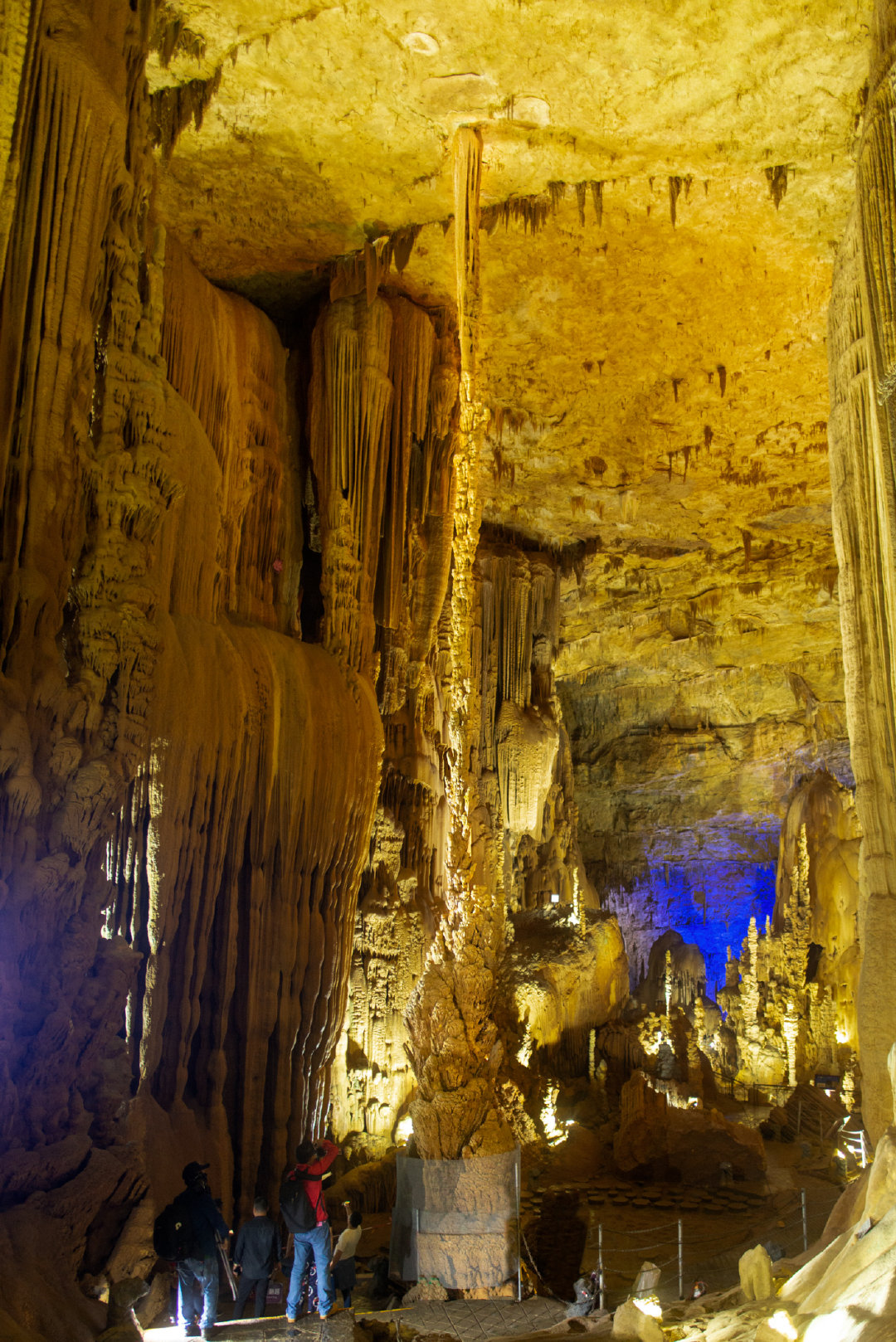 贵州这个溶洞,荣获众多世界之最,里面竟私藏了一双上帝之眼