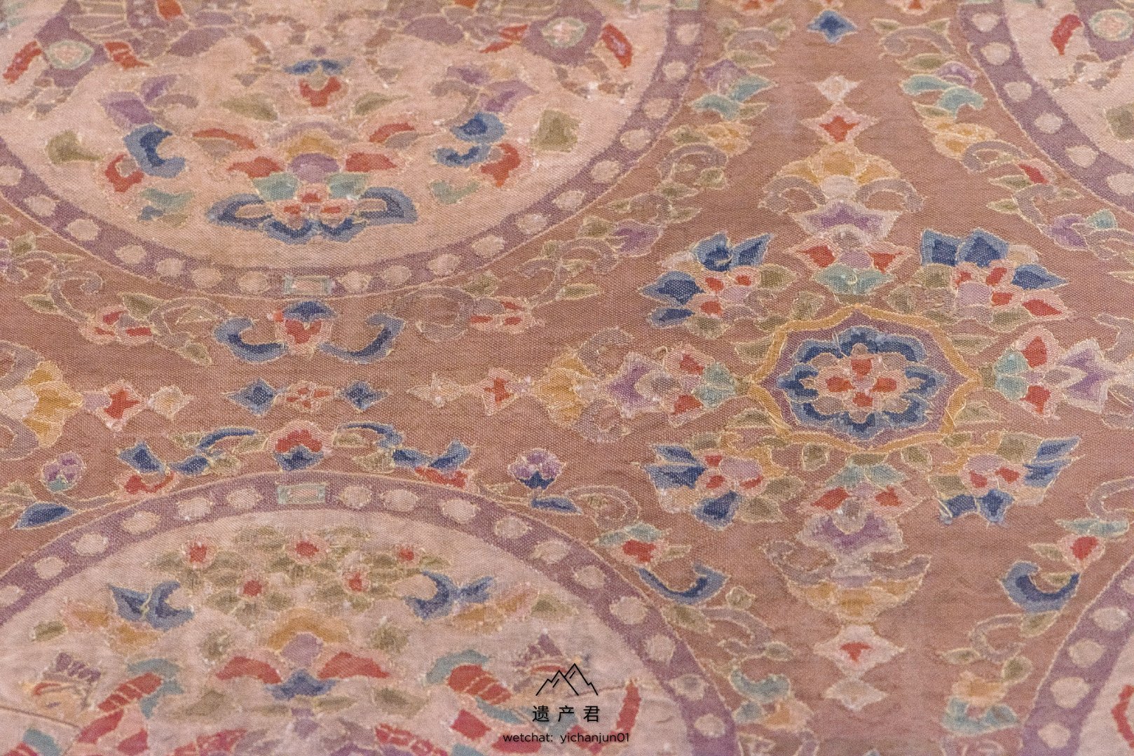 甘肃省博物馆藏· 唐代团窠宝花纹锦半臂