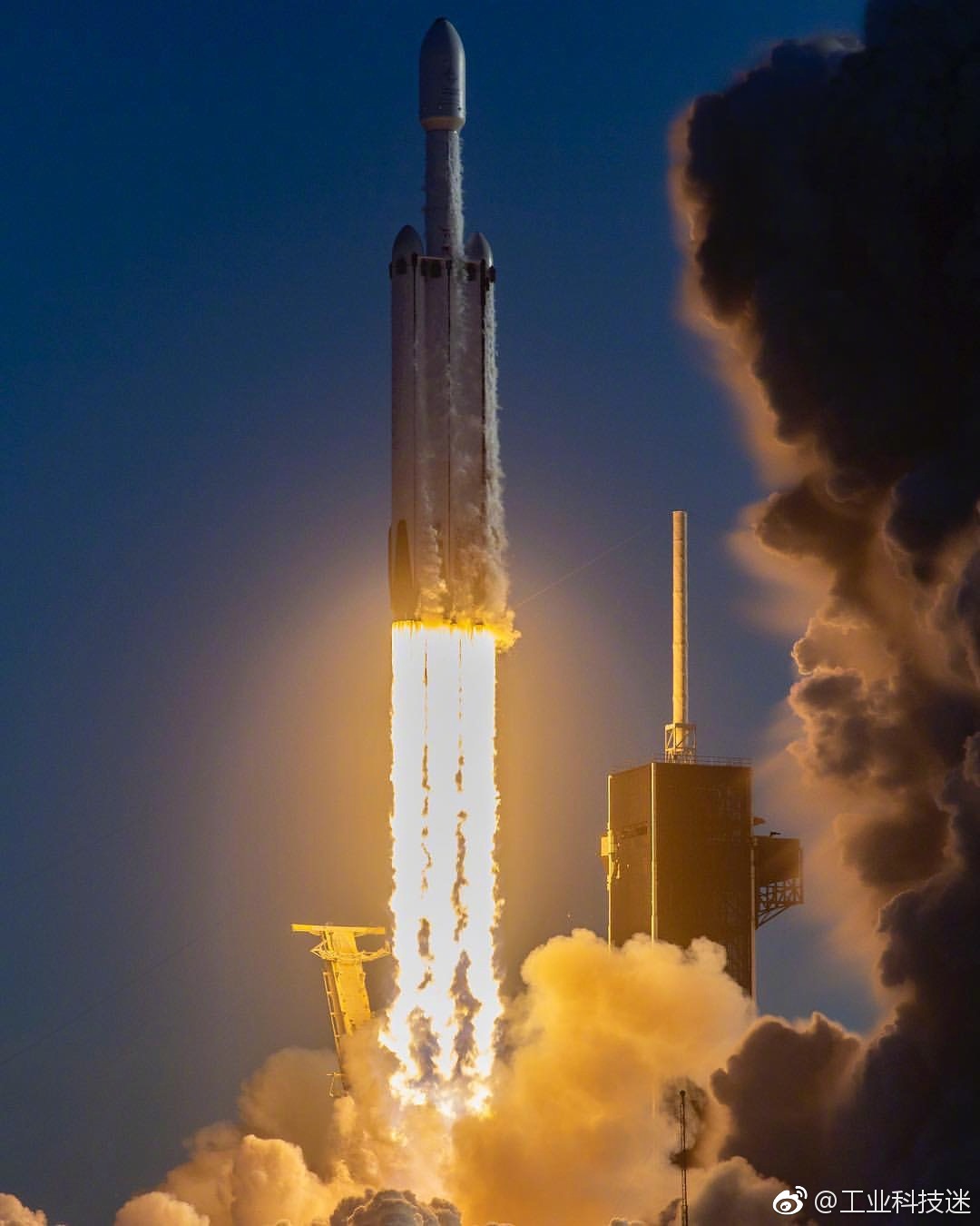 spacex 猎鹰重型火箭