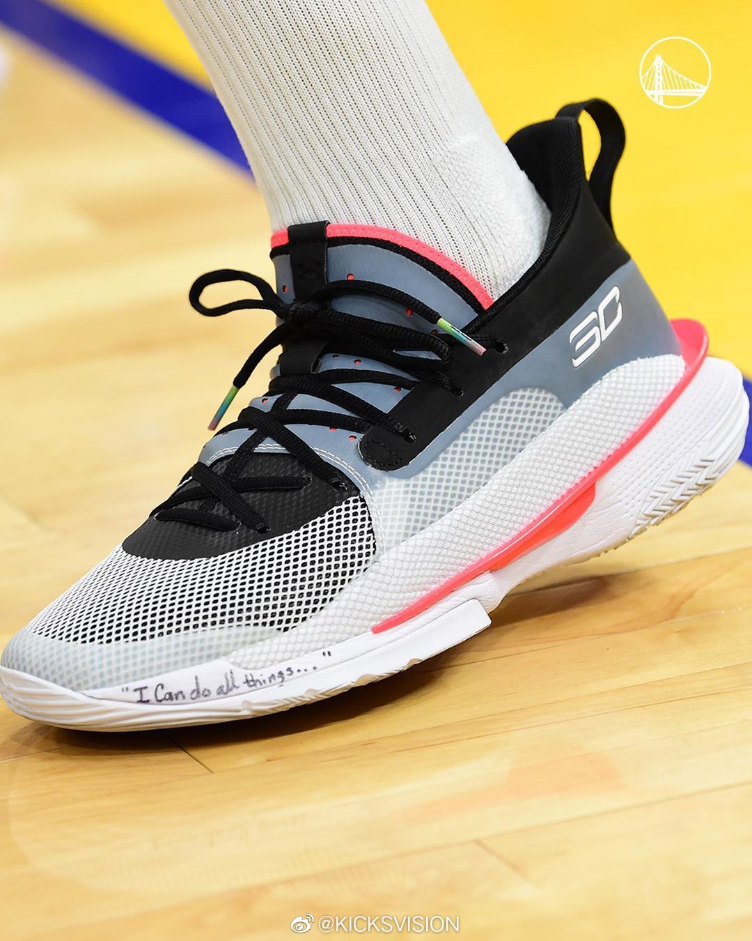 stephencurry 今天穿上了curry 7的首发配色