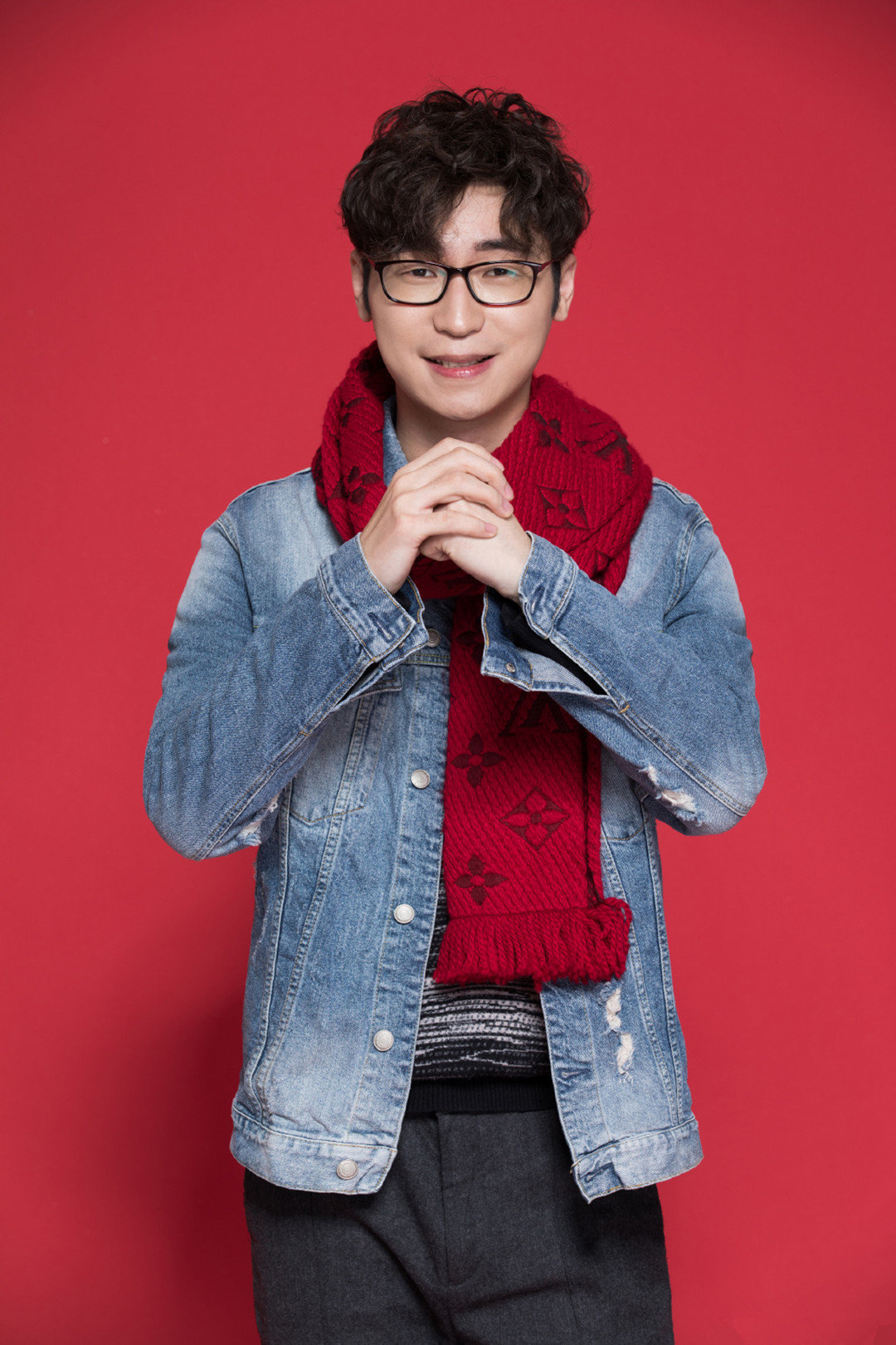 解说界水太深,王多多被孤立,挑起战争的lck解说海威是谁?