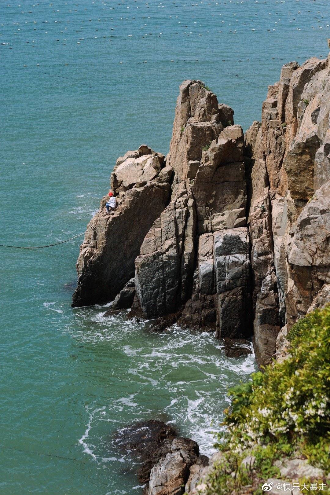 仙叠岩景区位于浙江省温州市洞头区