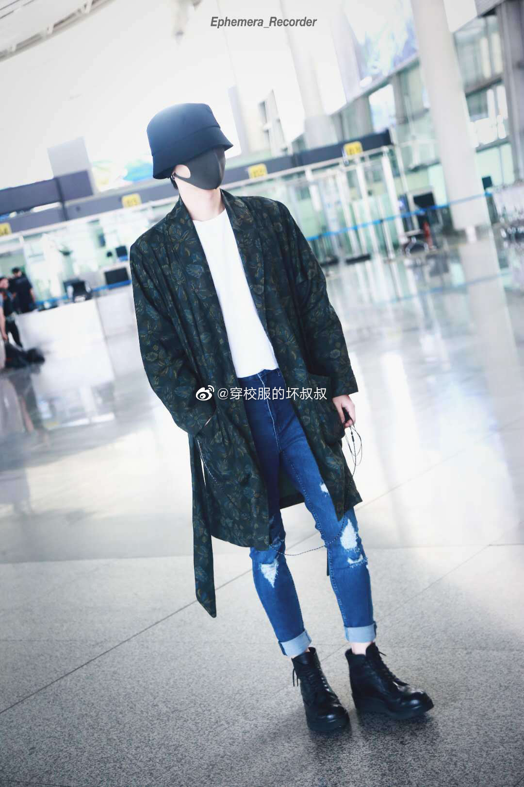 华晨宇 ,宽肩窄臀大长腿,完美的黄金分割身材!