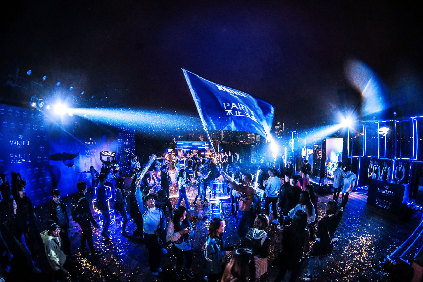 习惯了智能生活,派对,当然也得紧跟时代潮流