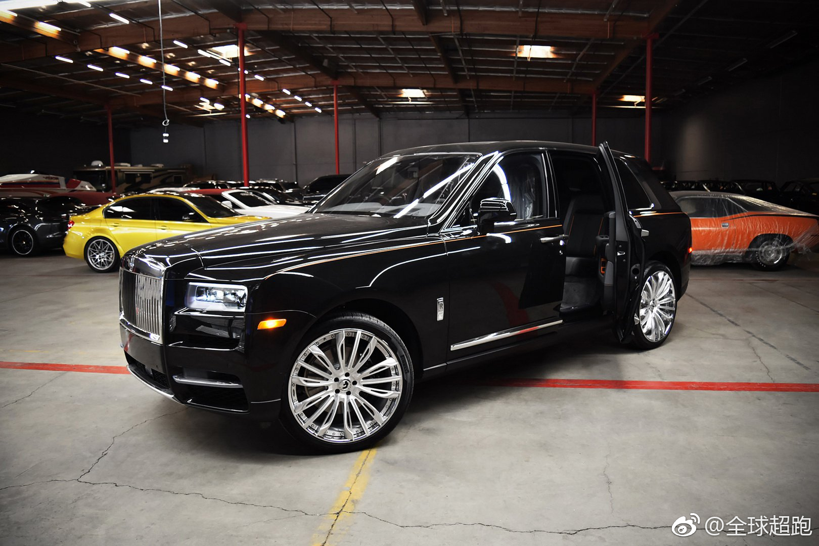 forgiato为特别定制的花瓣造型22英寸两片式锻造轮毂-新浪汽车