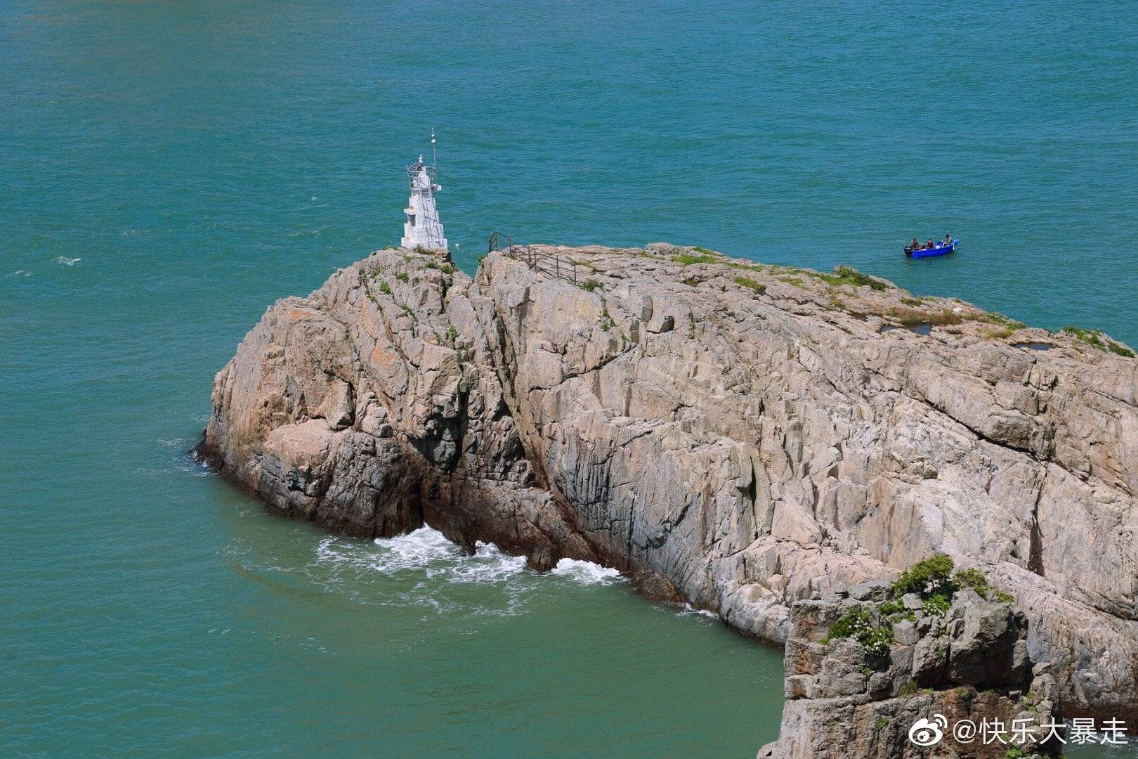 仙叠岩景区位于浙江省温州市洞头区